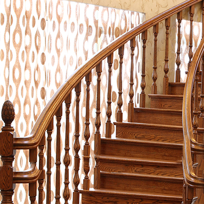 钢木楼梯厂家：旋转楼梯的优点 、旋转楼梯有哪些材质？
