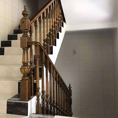 霸州楼梯厂家：如何辨别实木楼梯的质量？